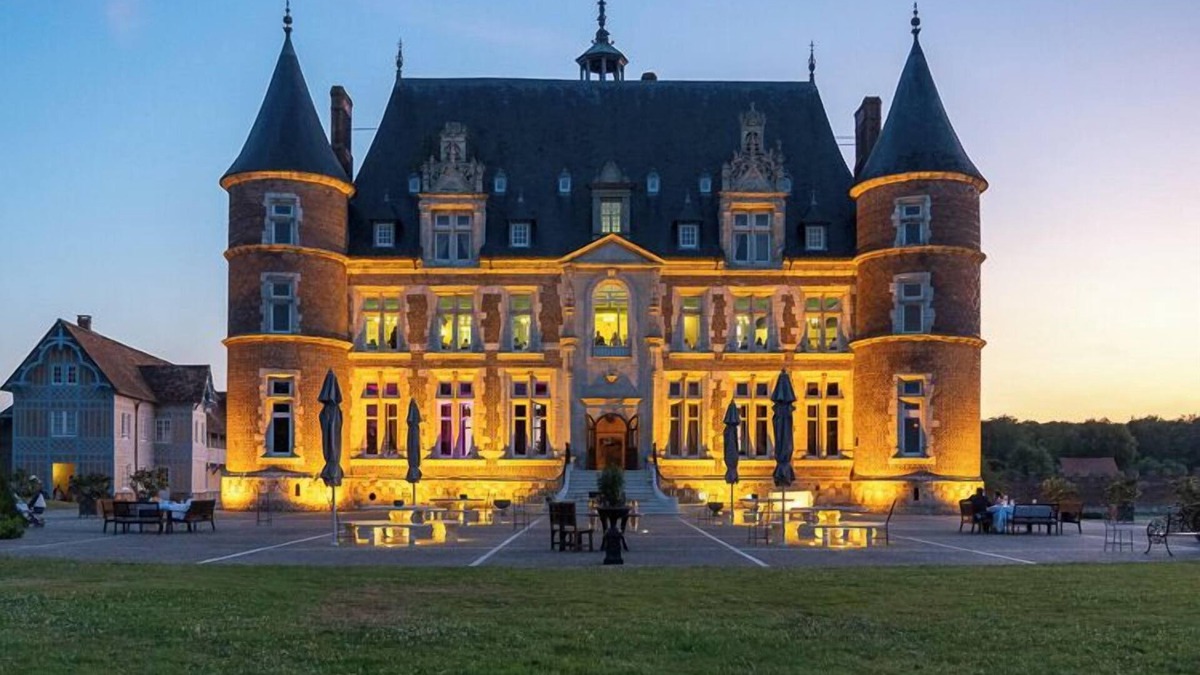 Boissey-le-Chatel Hotel | Château de Tilly