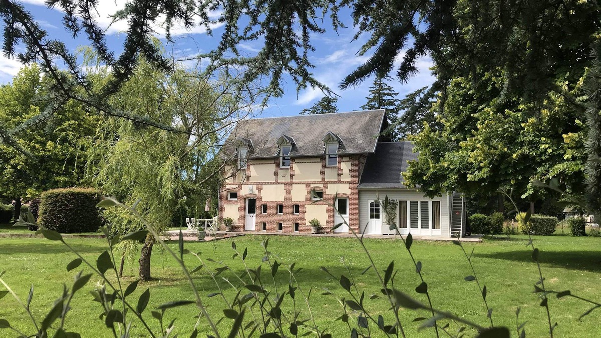 Marolles House | Château Folies : Gîte in an English-style park