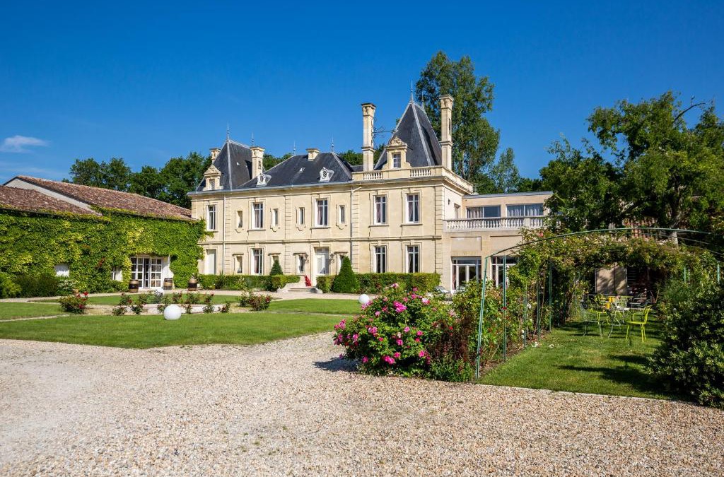 Avensan Hotel | Château Meyre