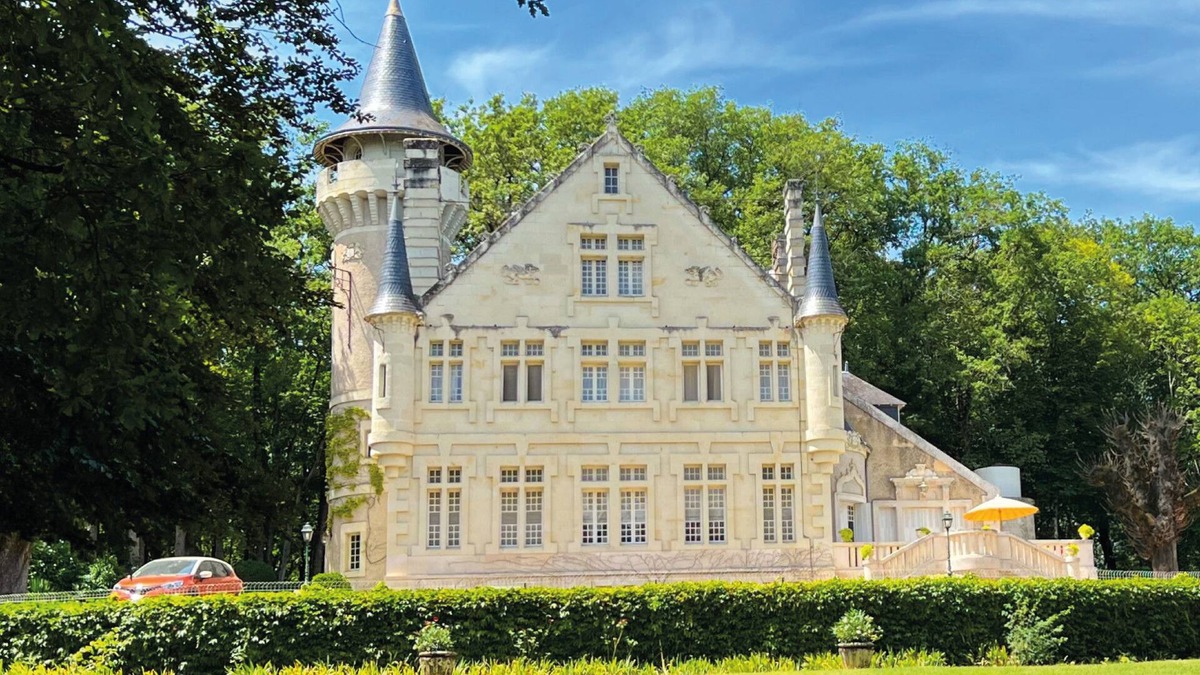 Lencloitre Hotel | Château Picol