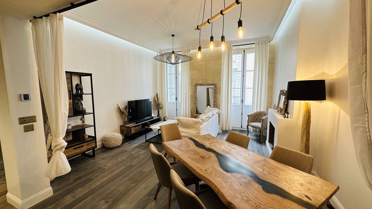 Hotel de Ville - Quinconces Apartment | Château Trompette Tourny
