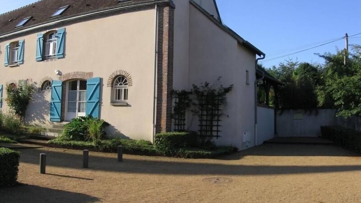 Trizay-Coutretot-Saint-Serge Cottage | Charming 3-Bedroom Cottage in Trizay-Coutretot-Saint-Serge, Pet-Friendly, Near Outdoor Activities