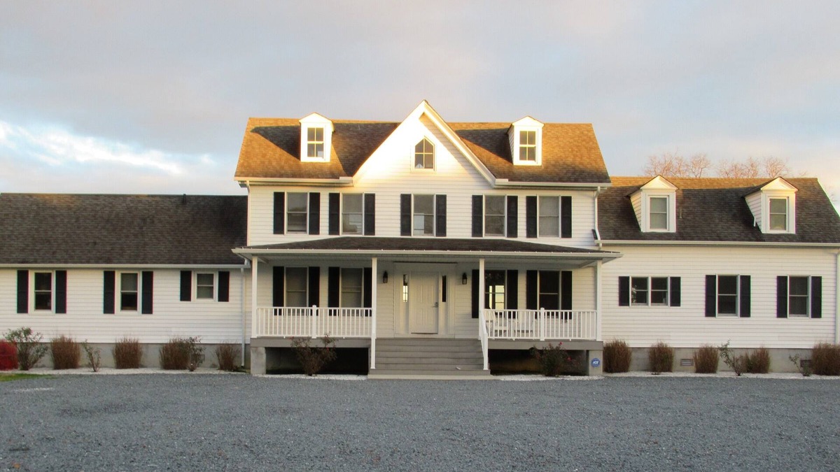 Cambridge House | CH Waterfront Home w/Dock, Pool, Sandy Beach, Kayaks, 5BR/3.5BA Sleeps up to 16