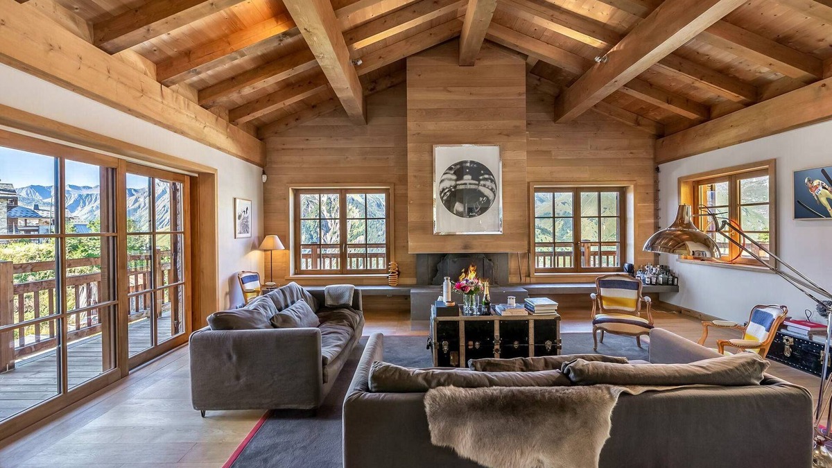 Beranger Ski Chalet | Chalet Stable - Six Bedroom Chalet, Sleeps 12