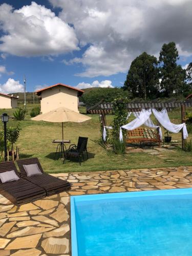 Carrancas Cabin | Chalés Apuã - 500 metros da Cachoeira - Piscina - Horários Estendidos