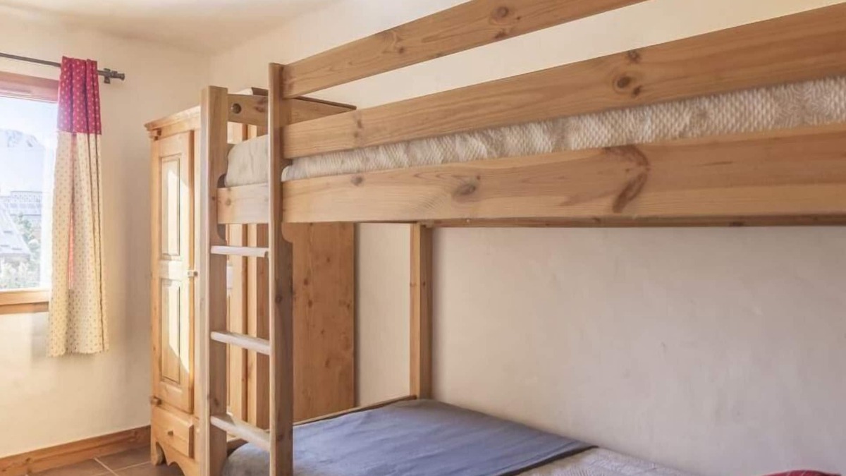 Saint-Marcel Ski Chalet | Chalet, wifi, fitness, sauna, balcony, fireplace or stove, parking, tv, ski locker, 130m²