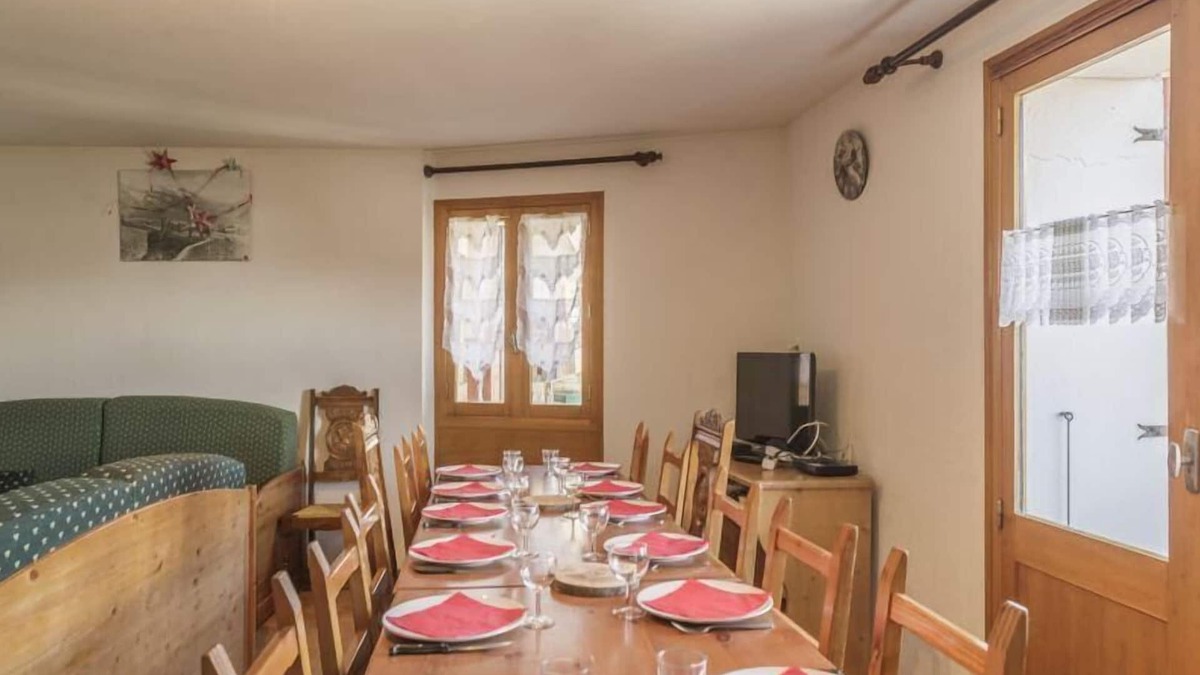 Saint-Marcel Ski Chalet | Chalet, balcony, fireplace or stove, parking, tv, ski locker, 130m², Saint Martin de Belleville