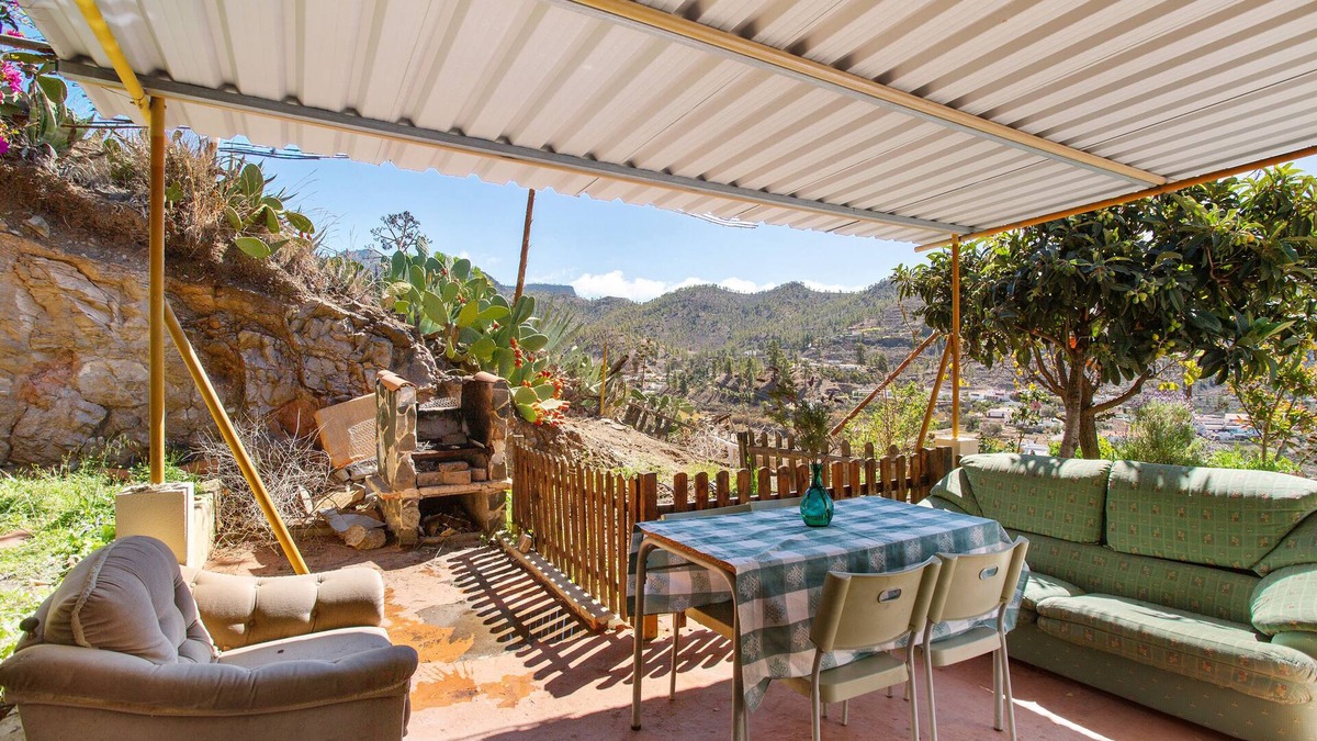 San Bartolome de Tirajana Ski Chalet | Chalet "Vista Paraíso De Chira" with Mountain View, Private Terrace & Wi-Fi