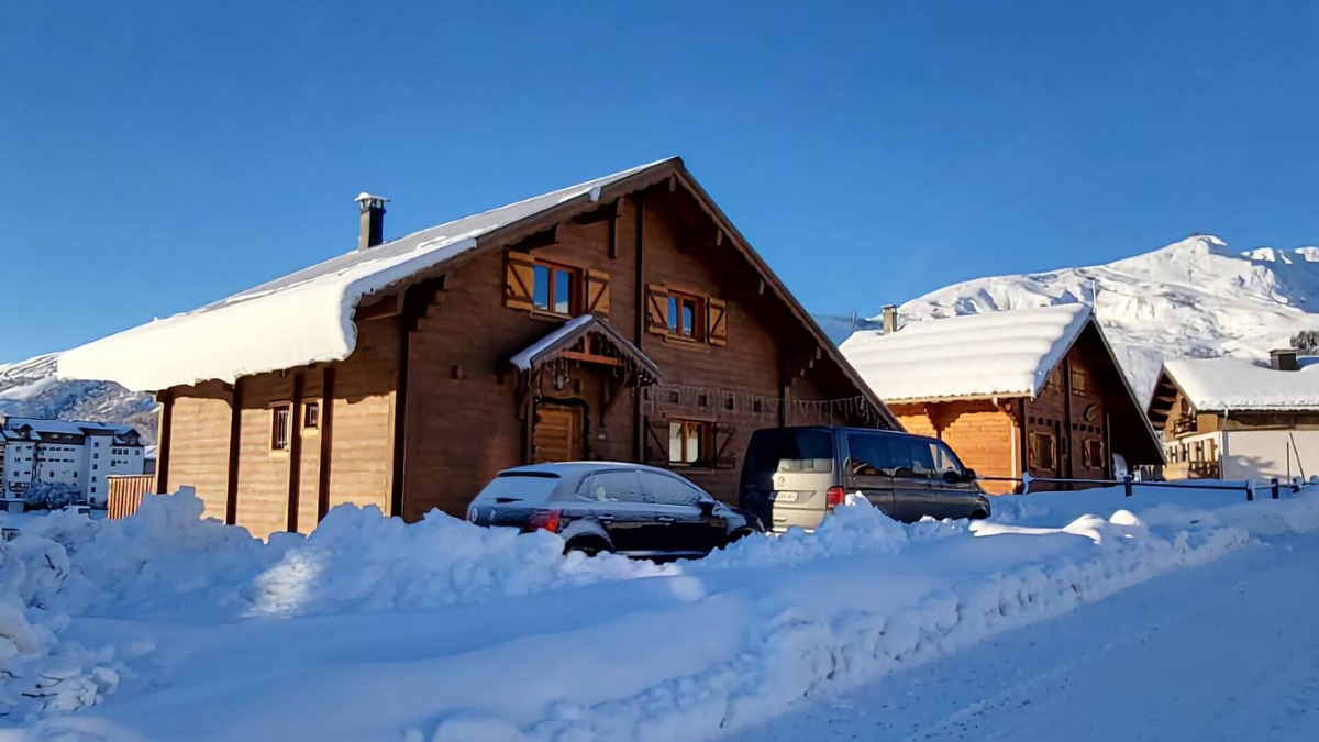 La Toussuire Ski Chalet | CHALET 12-14 Persons 200 Metres from the slopes