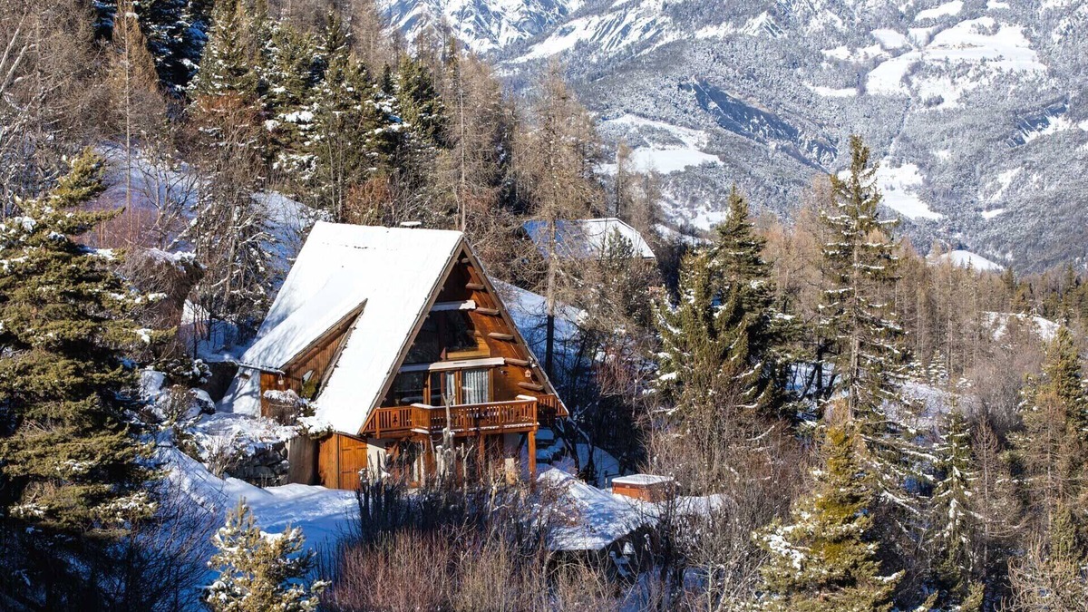 Pra Loup Ski Chalet | Chalet 10/12p in Pra-Loup 1580 -120m from cable car