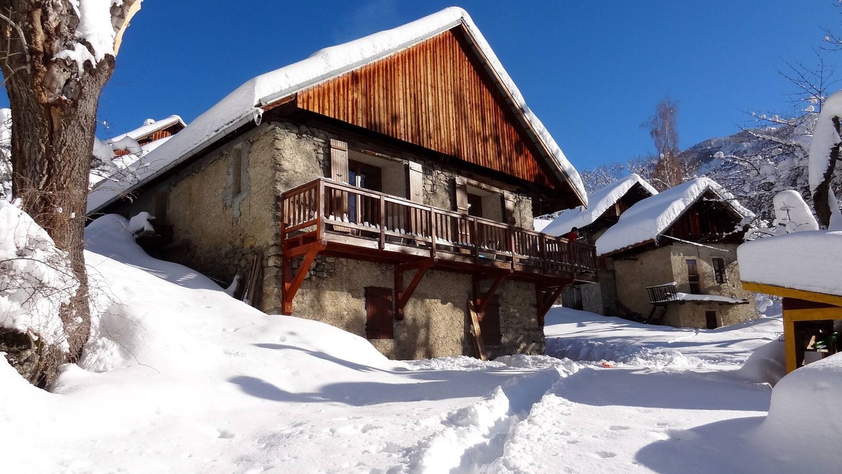 Albiez-le-Jeune Ski Chalet | Chalet 12 people - Savoie - 160m2 - Beautiful balcony with Aiguilles d'Arves view