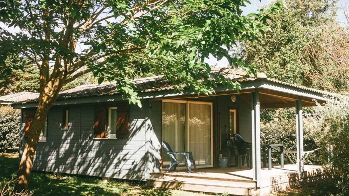 Saint-Denis-d'Oleron Ski Chalet | Chalet 2 étoiles - Piscine - eebbhi