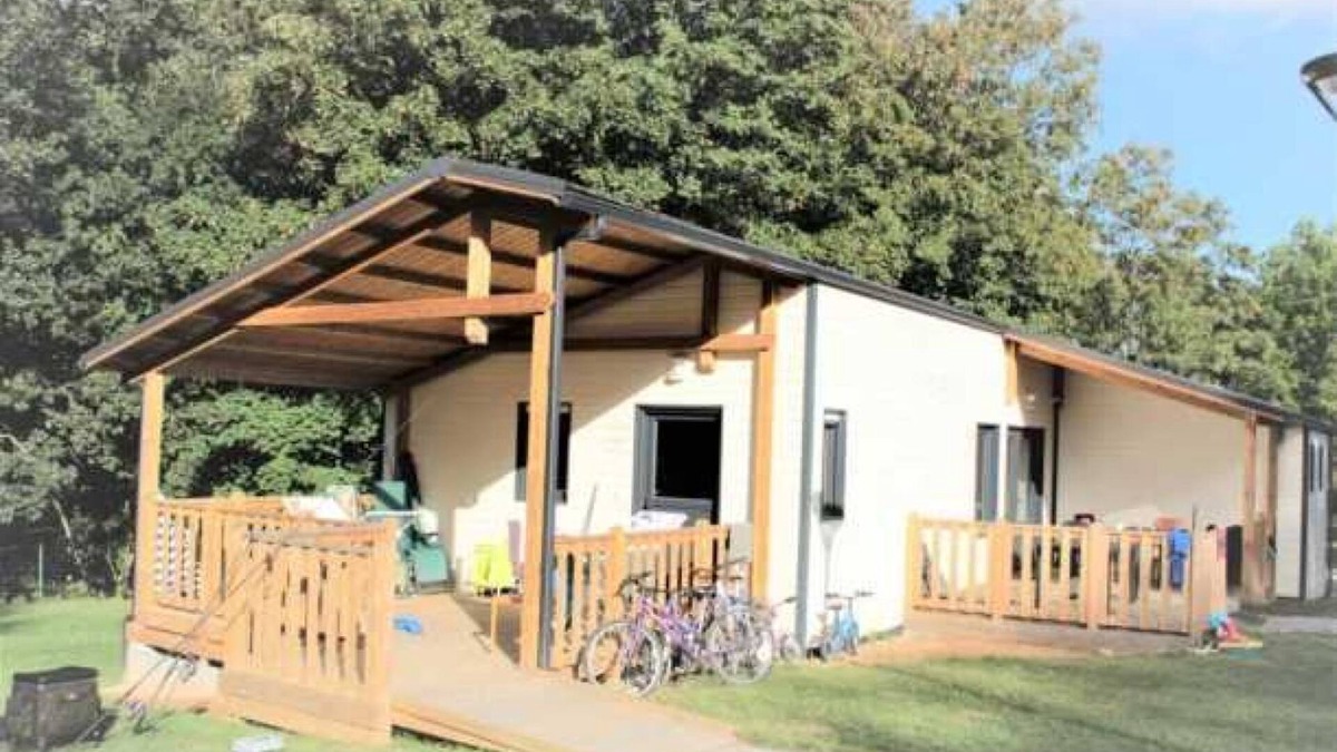 Merdrignac Ski Chalet | Chalet 3 étoiles - Piscine - eehaec
