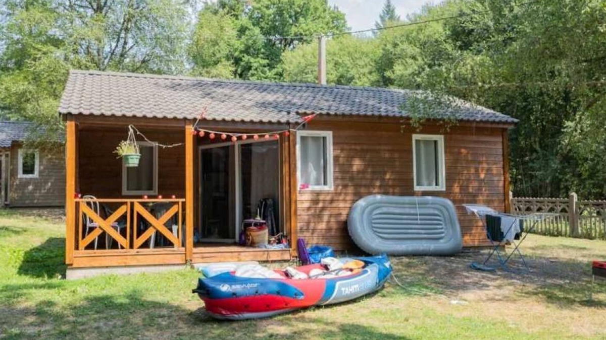 Marcillac-la-Croisille Ski Chalet | Chalet 3 étoiles - Piscine - eeiife