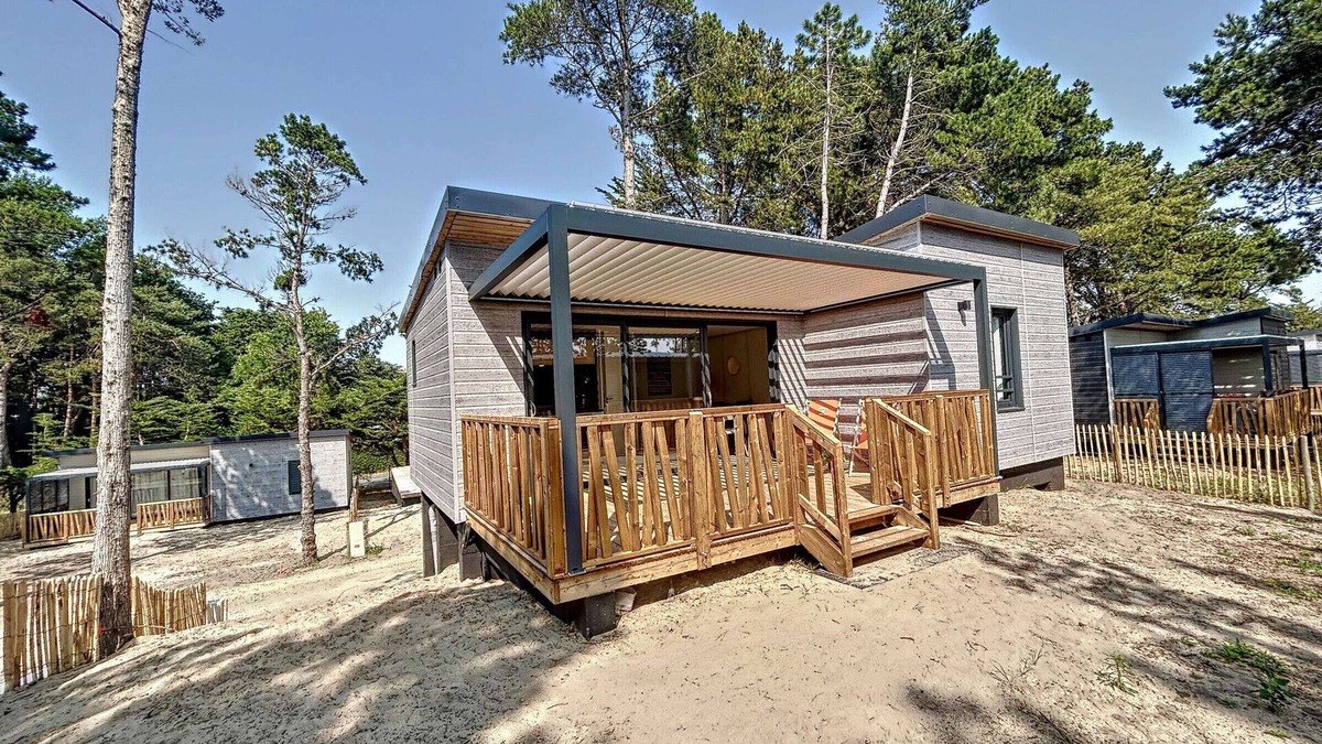 Jullouville Ski Chalet | Chalet - 4 Guests - Heated Pool - Terrace - Near Beach & Shops