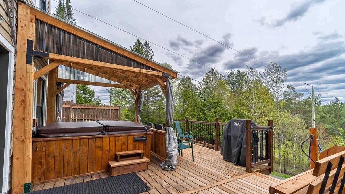 Lac-Etchemin Ski Chalet | Chalet 4 saisons tout équipé situé sur la montagne Mont-Orignal.