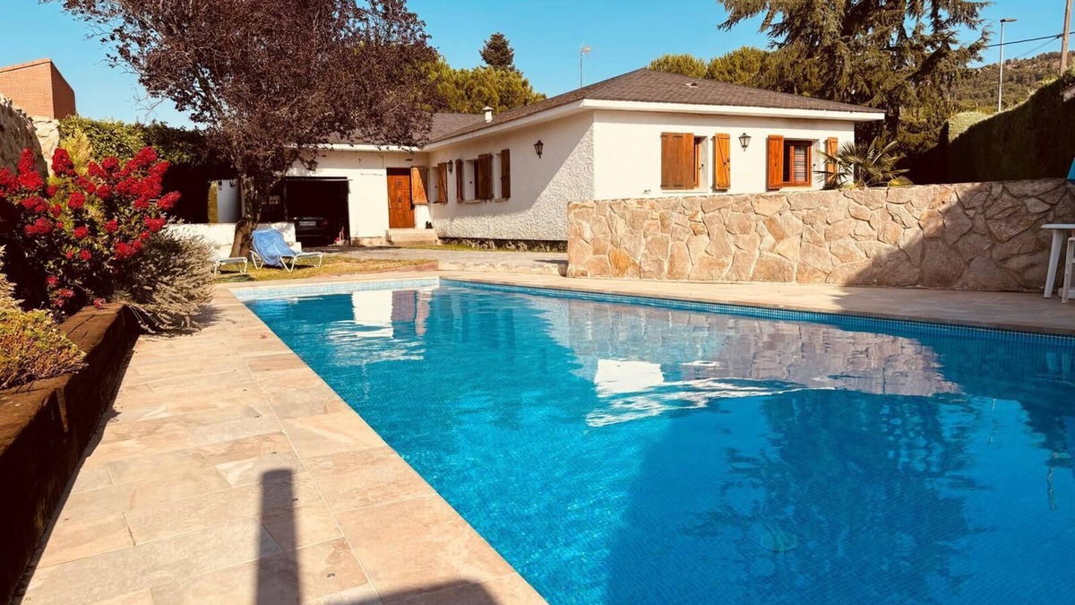 Moralzarzal Ski Chalet | Chalet a 200 Metros de una Entrada a Parque Regional Cuenca Alta Manzanares