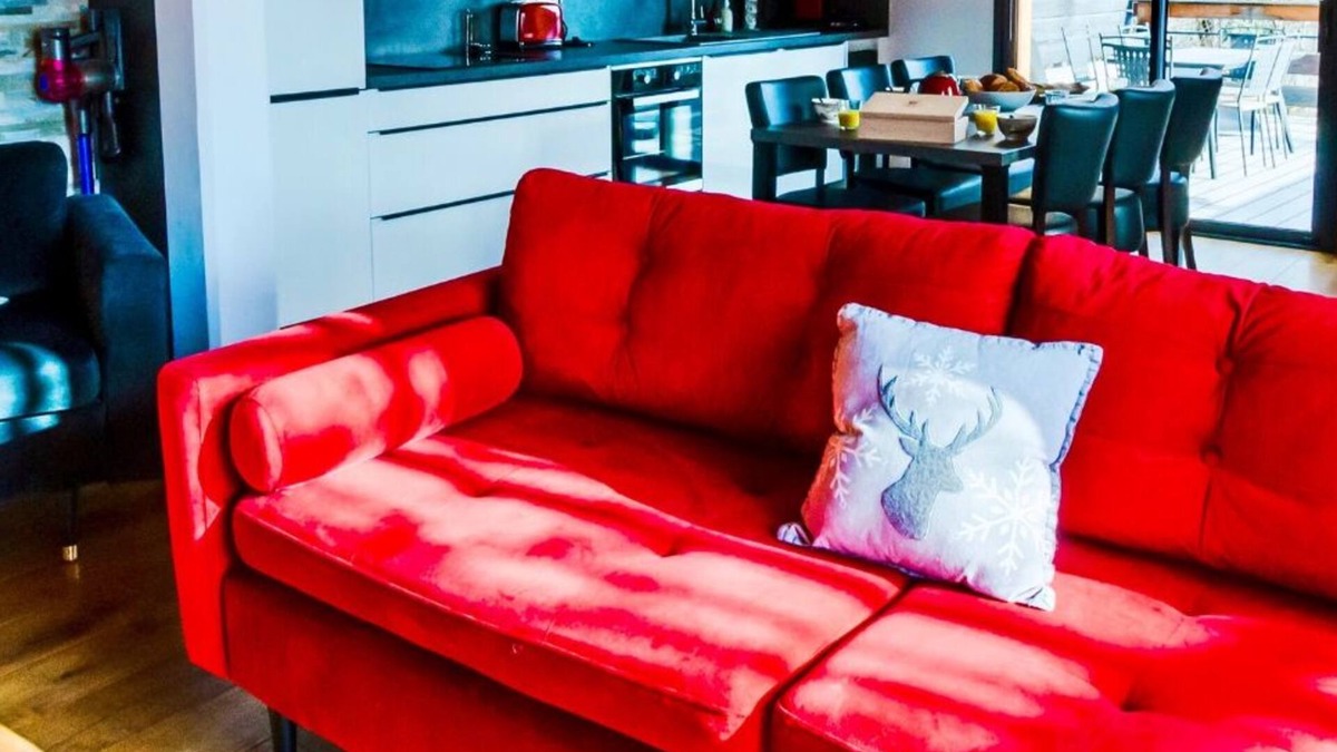 Saint-Pierre-d'Albigny Ski Chalet | Chalet 'Au Pied De L'arcluse' with Mountain View, Wi-Fi and Air Conditioning