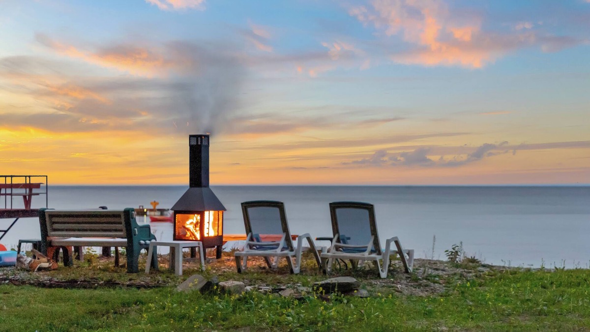 Chambord Ski Chalet | Chalet Akoya, a little gem on the shores of majestic Lac-St-Jean