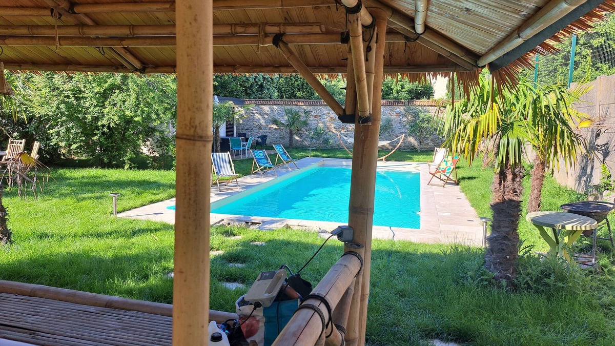 Chevilly-Larue Ski Chalet | Chalet and straw hut under the stars metro 14 L'Haÿ-les-Roses