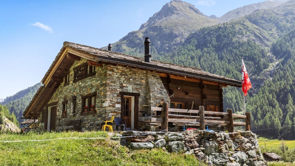 Evolene Ski Chalet | Chalet Arolla 8 pers : view, nature & private parking
