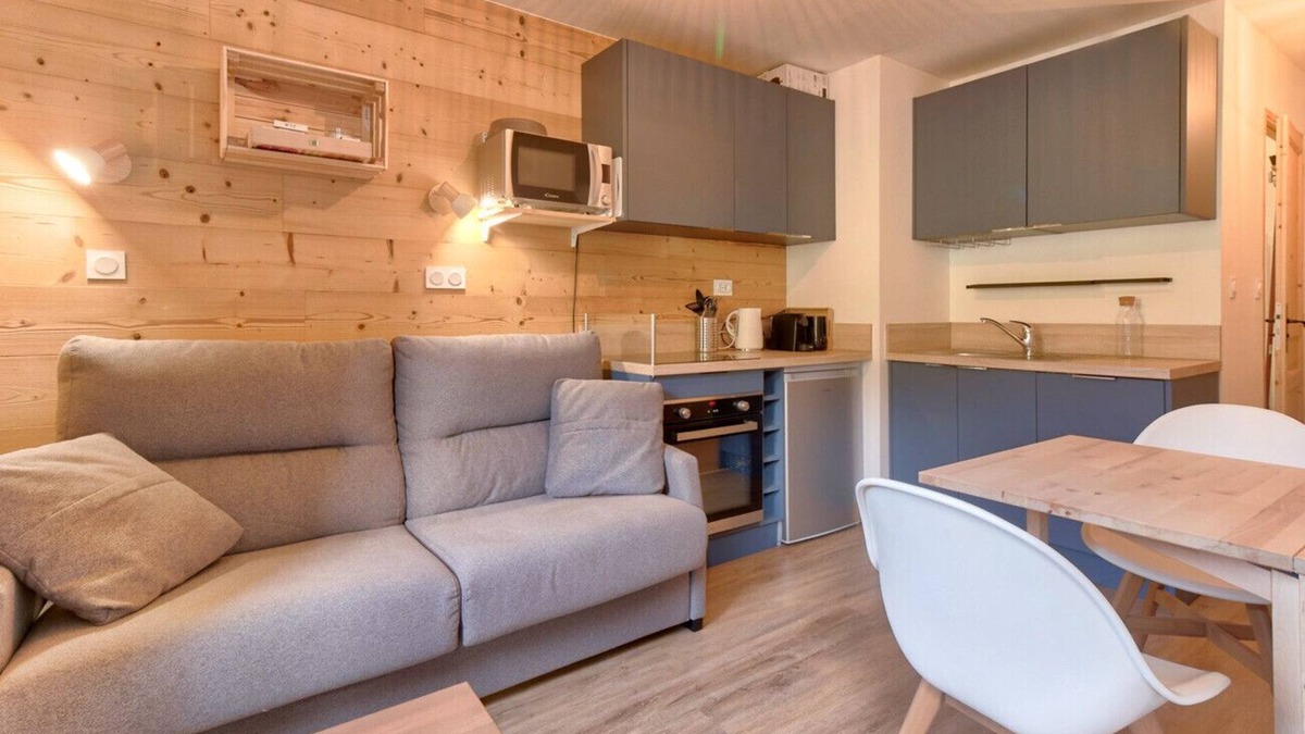 Genos Apartment | Chalet atmosphere for 4 - 80m from the slopes