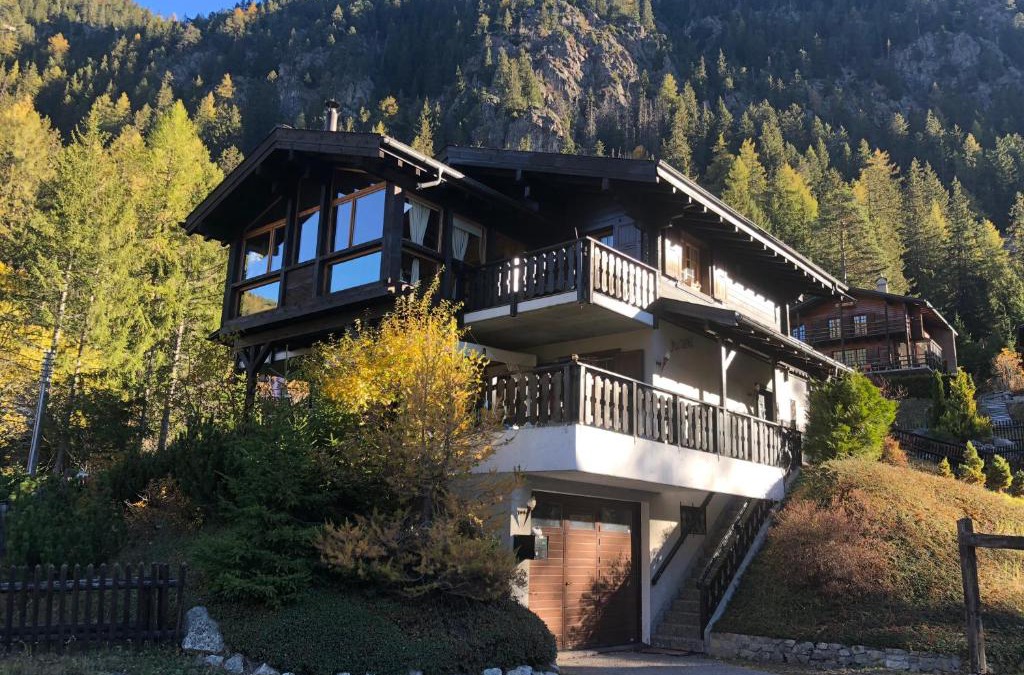 Champex-Lac Ski Chalet | Chalet au Paradis with great views, hot tub, sauna & garden