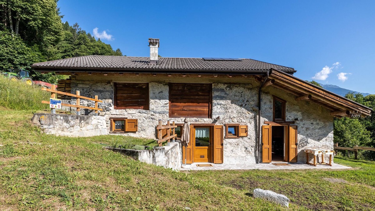 Tione di Trento Ski Chalet | Chalet 'Baita Scraniga' with Mountain View and Private Garden 022199-AT-012528