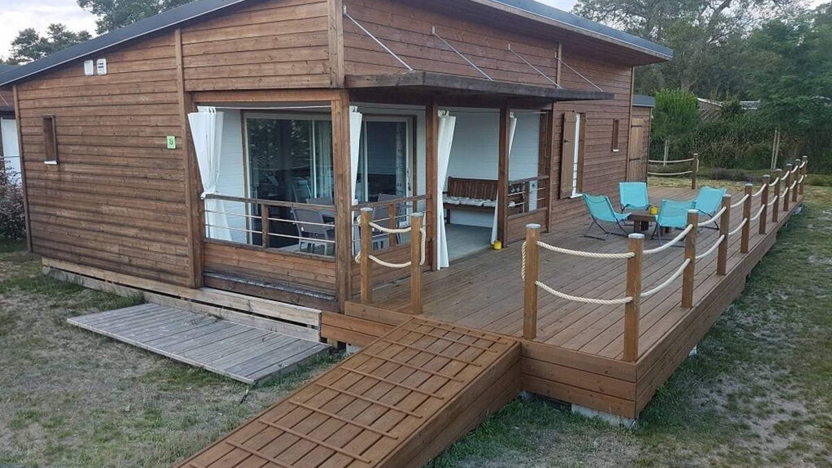 Tosse Ski Chalet | Chalet between ocean and ponds