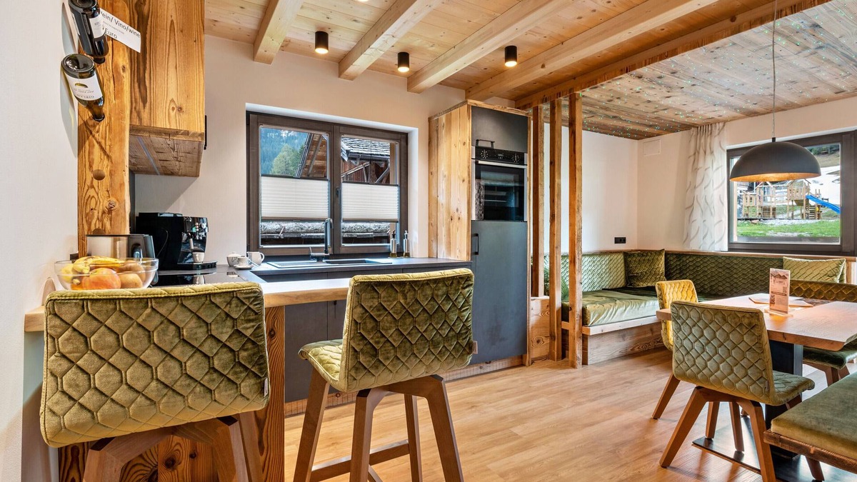 Racines Apartment | Chalet "Blosegghof Waldblick" with Mountain View, Private Terrace and Wi-Fi
