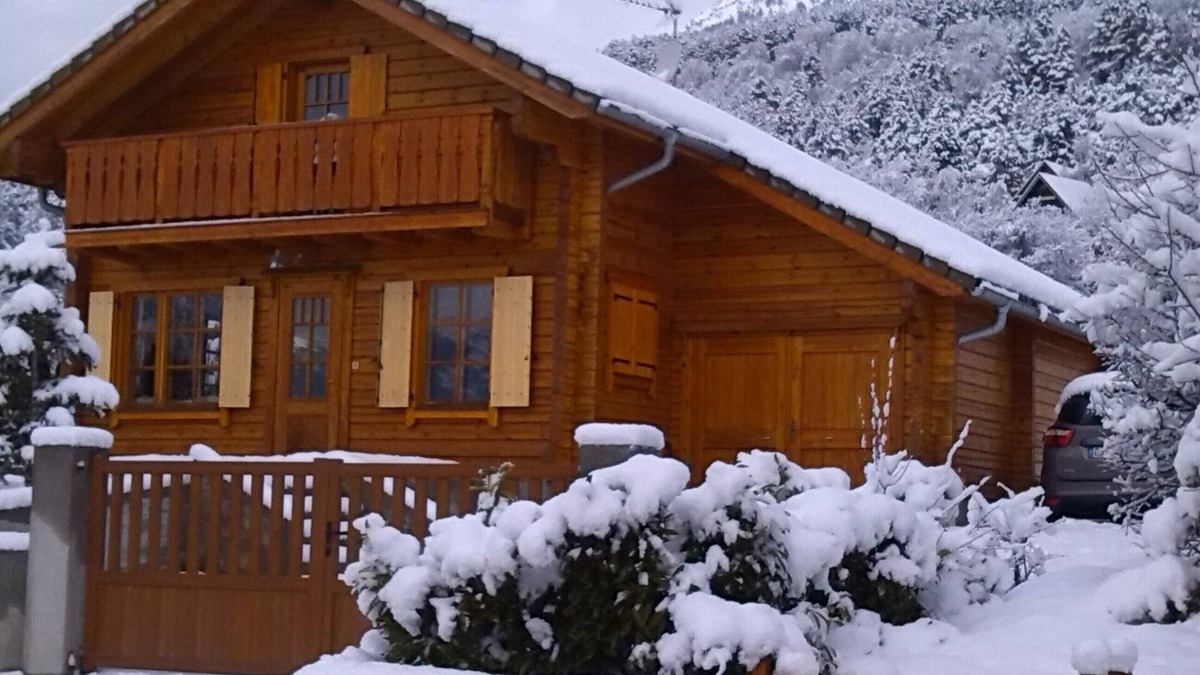 Embrun Ski Chalet | Chalet bois au calme meublé de tourisme 3 étoiles à EMBRUN lac de SERRE -PONÇON