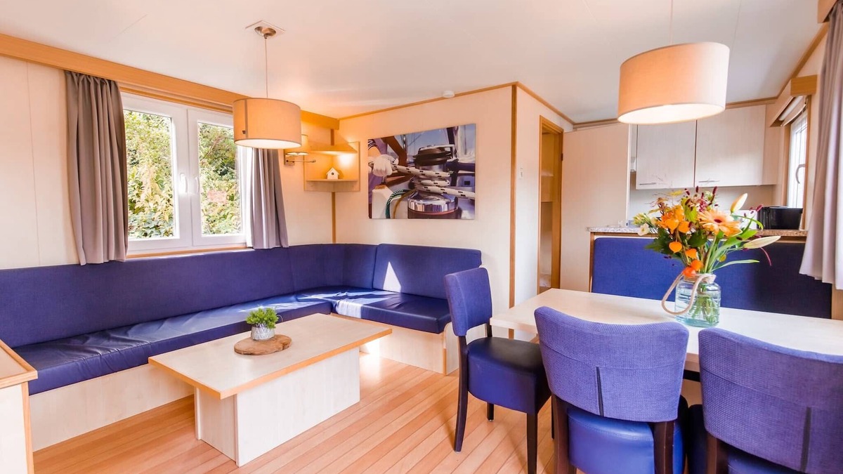 Leuken Ski Chalet | Chalet by Leukermeer with Terrace