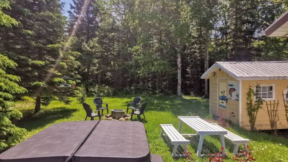 Saint-Tite-des-Caps Ski Chalet | Chalet Charlevoix - near Massif and Mont Ste-Anne!