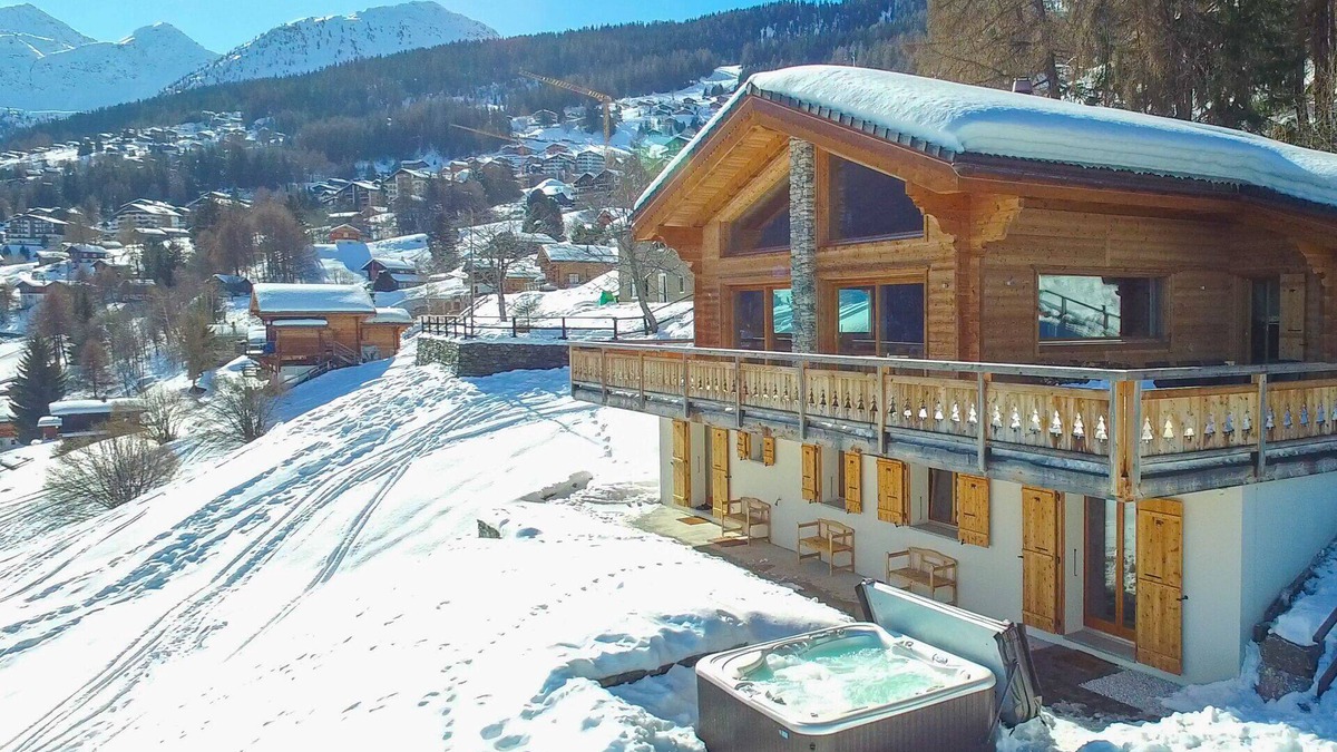 Mayens-de-Riddes Ski Chalet | Chalet Charbray - Jacuzzi - Sauna - Views - La Tzoumaz, 4 Vallees