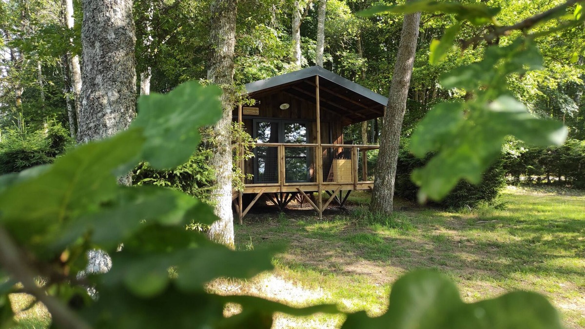 Flayat Ski Chalet | Chalet-Classic-Ensuite with Bath-Lake view