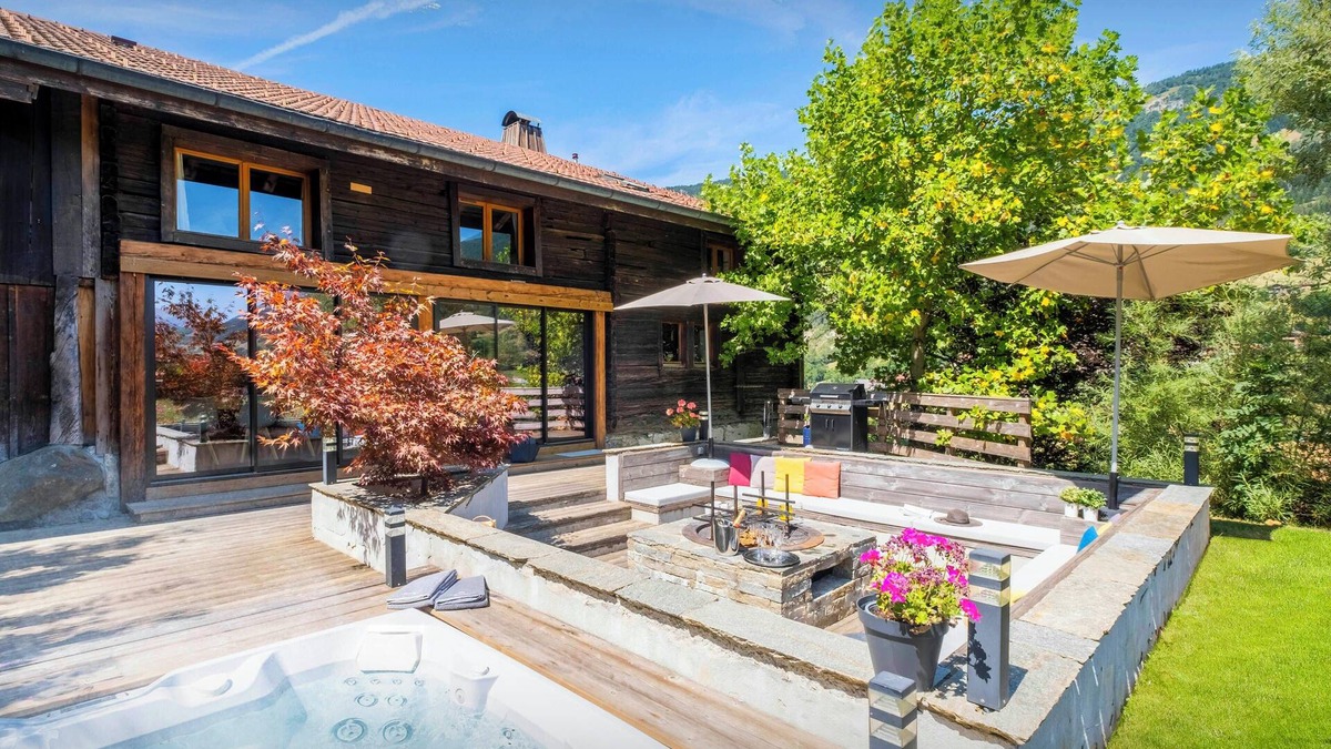 Thones Ski Chalet | Chalet Colombine - luxury base 15p indoor pool & spa, cinema - OVO Network