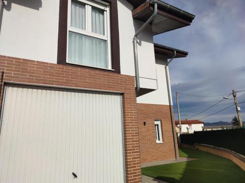 Casalarreina House | Chalet con amplio jardín