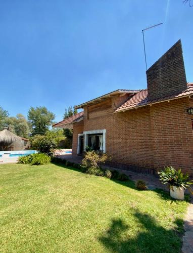 Pilar Centro House | Chalet con Piscina y Quincho para eventos