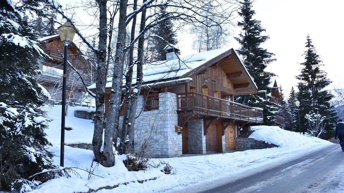 Meribel Ski Chalet | Chalet cosy 3 pièces, près des pistes et commodités, terrasse, garage, parking, idéal pour 6 personnes