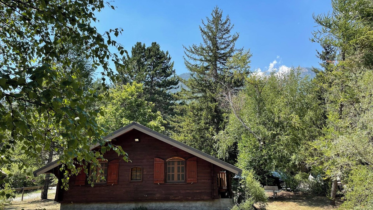 Saint-Crepin Ski Chalet | Chalet Cozy et son Jardin Arboré de 1000 m2