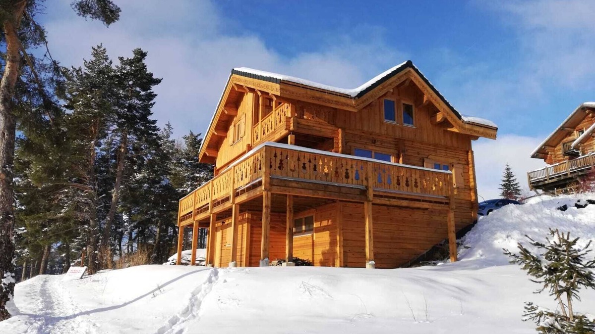 La Joue du Loup Ski Chalet | Chalet Cricri du Loup 142M2 capacity 14 people with Sauna and 5 bedrooms