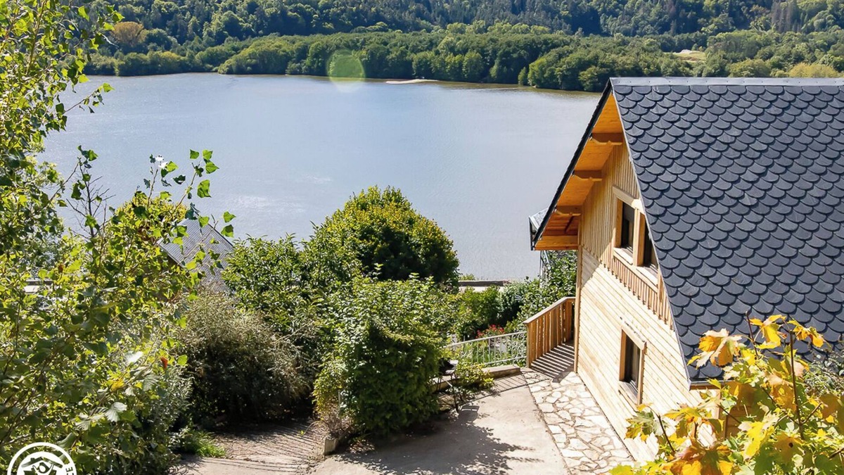 Jassat House | Chalet de Passiflore