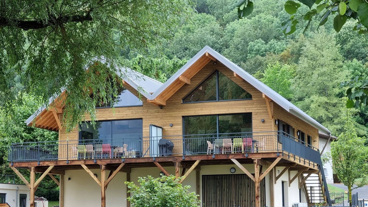 Conjux Ski Chalet | "chalet DU Lac" Accès Direct au lac du Bourget Pour 10 Personnes - Exceptionnel