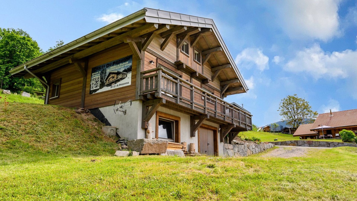 Cornimont Ski Chalet | Chalet 'Du Piedmont' with Mountain View, Private Terrace and Wi-Fi