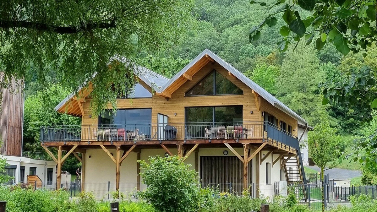 Conjux Ski Chalet | "chalet DU Port" Accès Direct au lac du Bourget Pour 10 Personnes - Exceptionnel