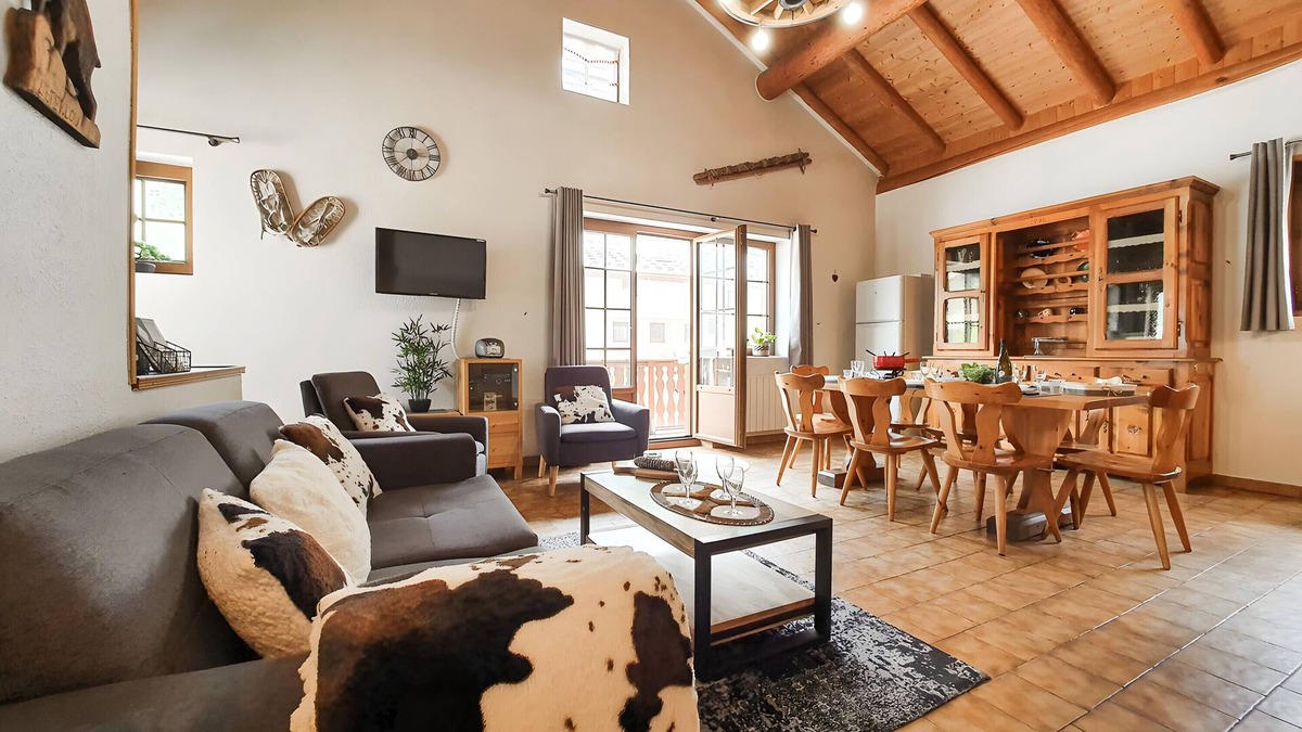Val Cenis Ski Chalet | Chalet 'Eterlou' with Mountain View, Balcony and Wi-Fi