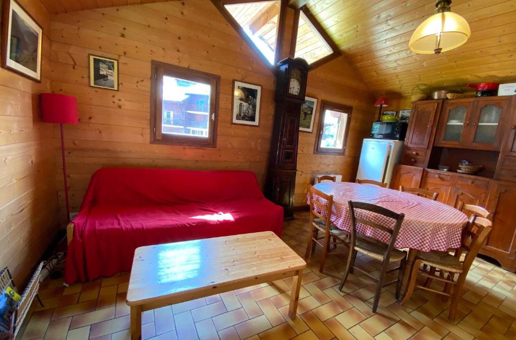 Areches Ski Chalet | Chalet en plein cœur de village, 9 personnes, 2 chambres, 1 mezzanine - CH18