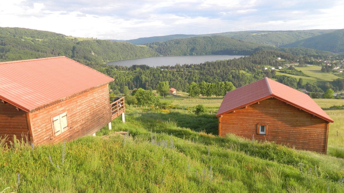 Le Lac-d'Issarles Ski Chalet | Chalet Face au LAC D'issarles Ardeche