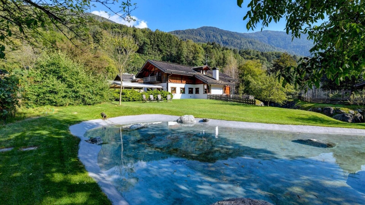 Giustino House | Chalet Field House