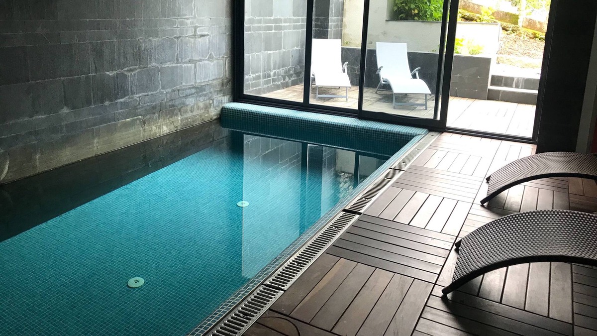 Raxo House | Chalet for 9 people with heated indoor pool and garden at 400 m. Beach